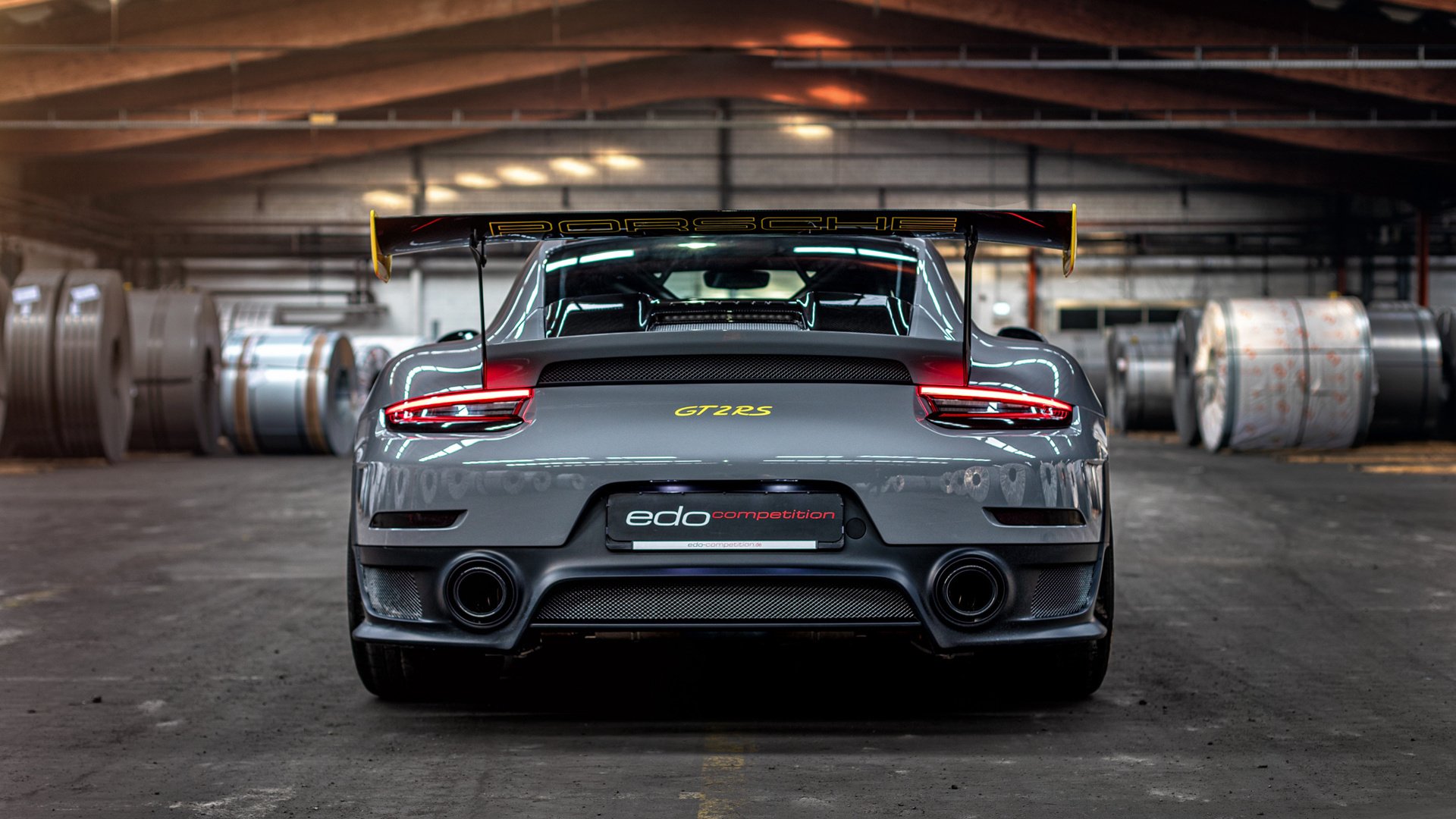 _极地冰川徒步：感受大自然的震撼_，极地冰川主要在南极还是北极